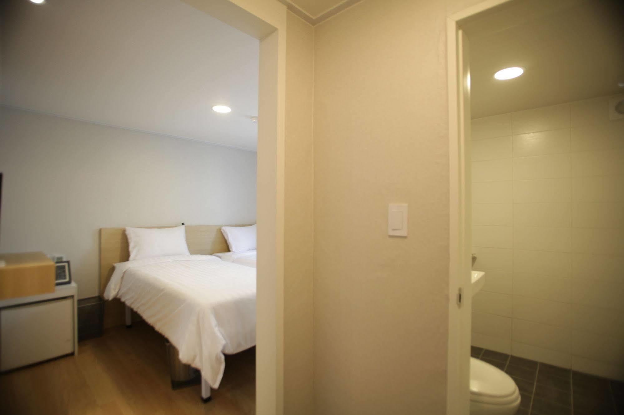 Hotel Sleepy Panda Streamwalk Jongno Seoul